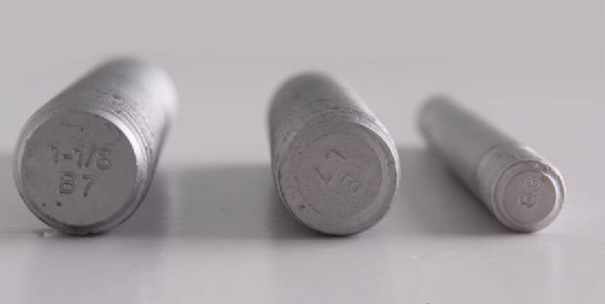 STUD BOLT ASTM A 193-B7