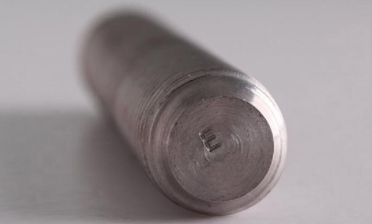 STUD BOLT ASTM A 193-B7