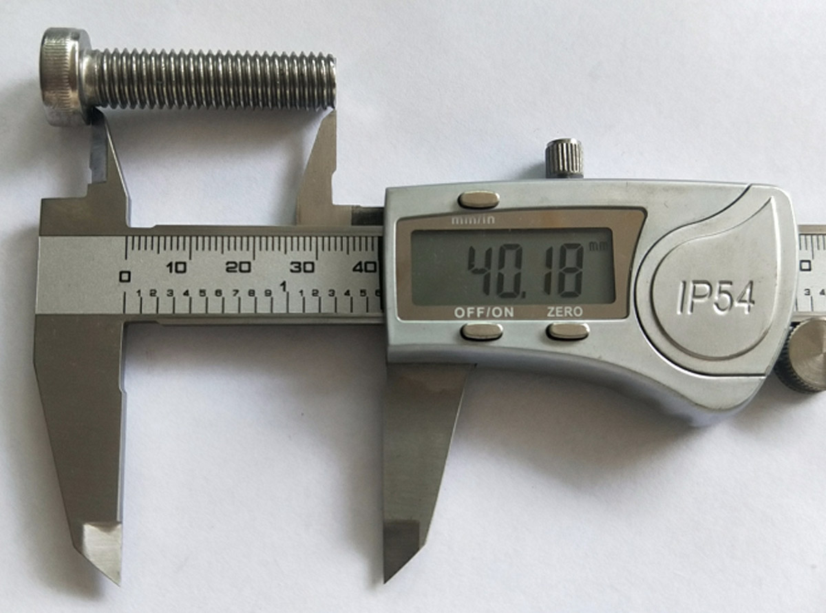 Bolt RVS A2 DIN6912 M10X40 with M4 hole