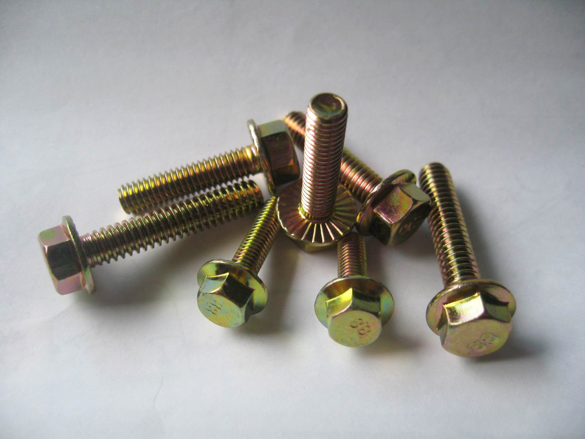 Knurled flange hex bolt