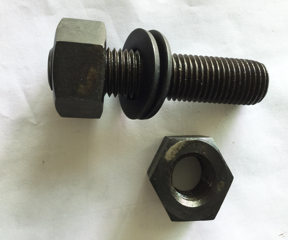 ASTM A193 B7 Stud bolts and nuts black