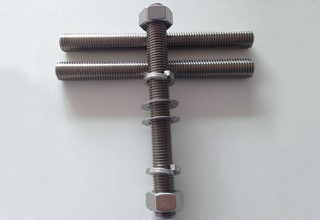 ASTM A193 Grade B8 Stud Bolt With Nuts and Washers, M13X105mm