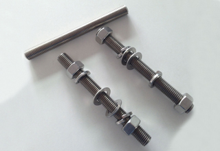 China ASTM A193 Grade B8 Stud Bolt With Nuts and Washers, M13X100mm