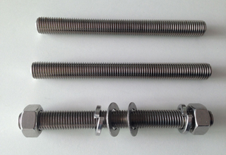 China ASTM A193 Grade B8 Stud Bolt With Nuts and Washers, M19X137mm