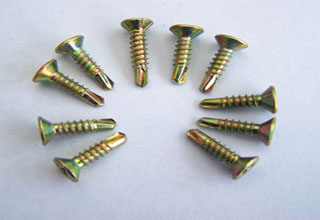 drywall screws applicated in wood and metal