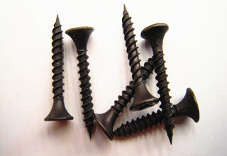 Fine drywall screw applicated in wood and metal